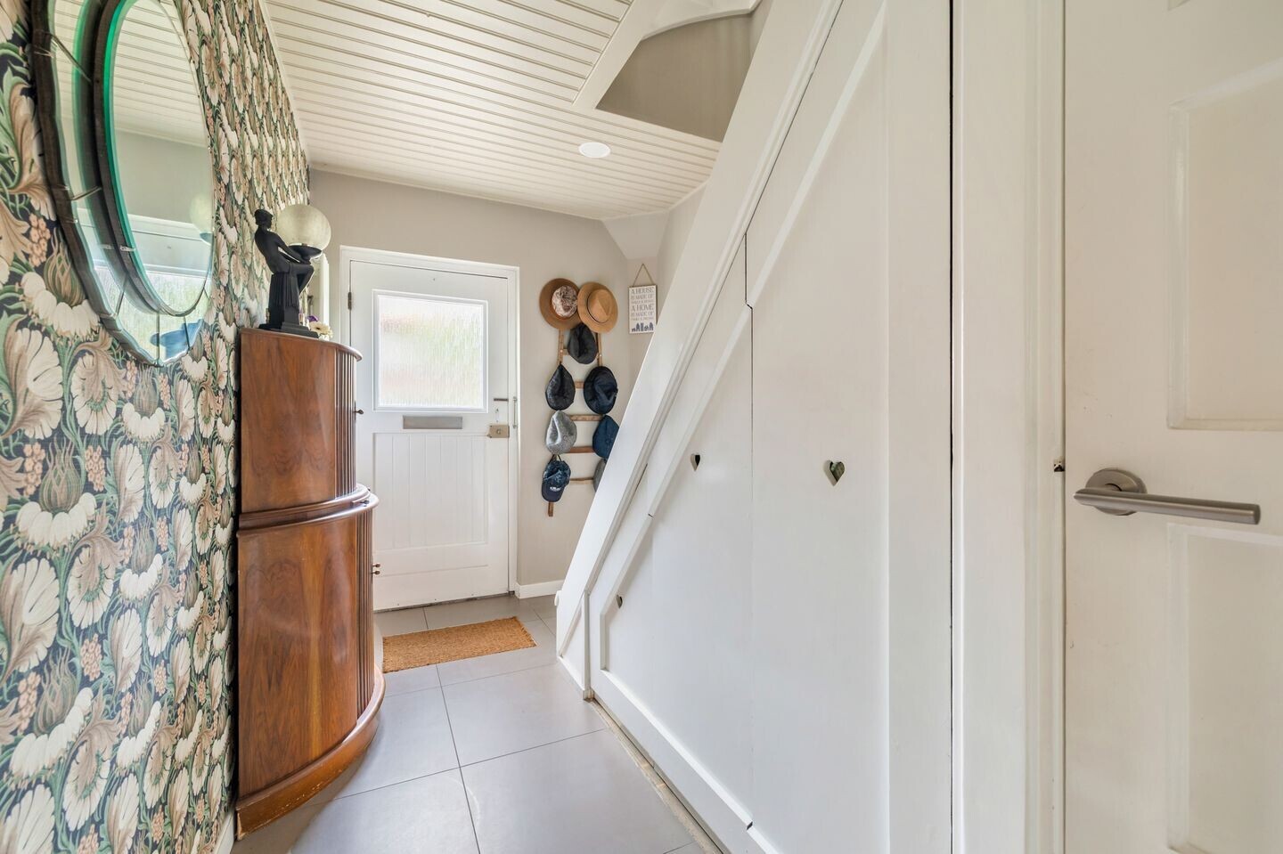 Tussenwoning te koop: Verhuellweg 3, Breda
