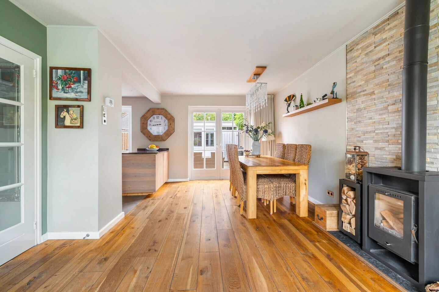 Tussenwoning te koop: Verhuellweg 3, Breda