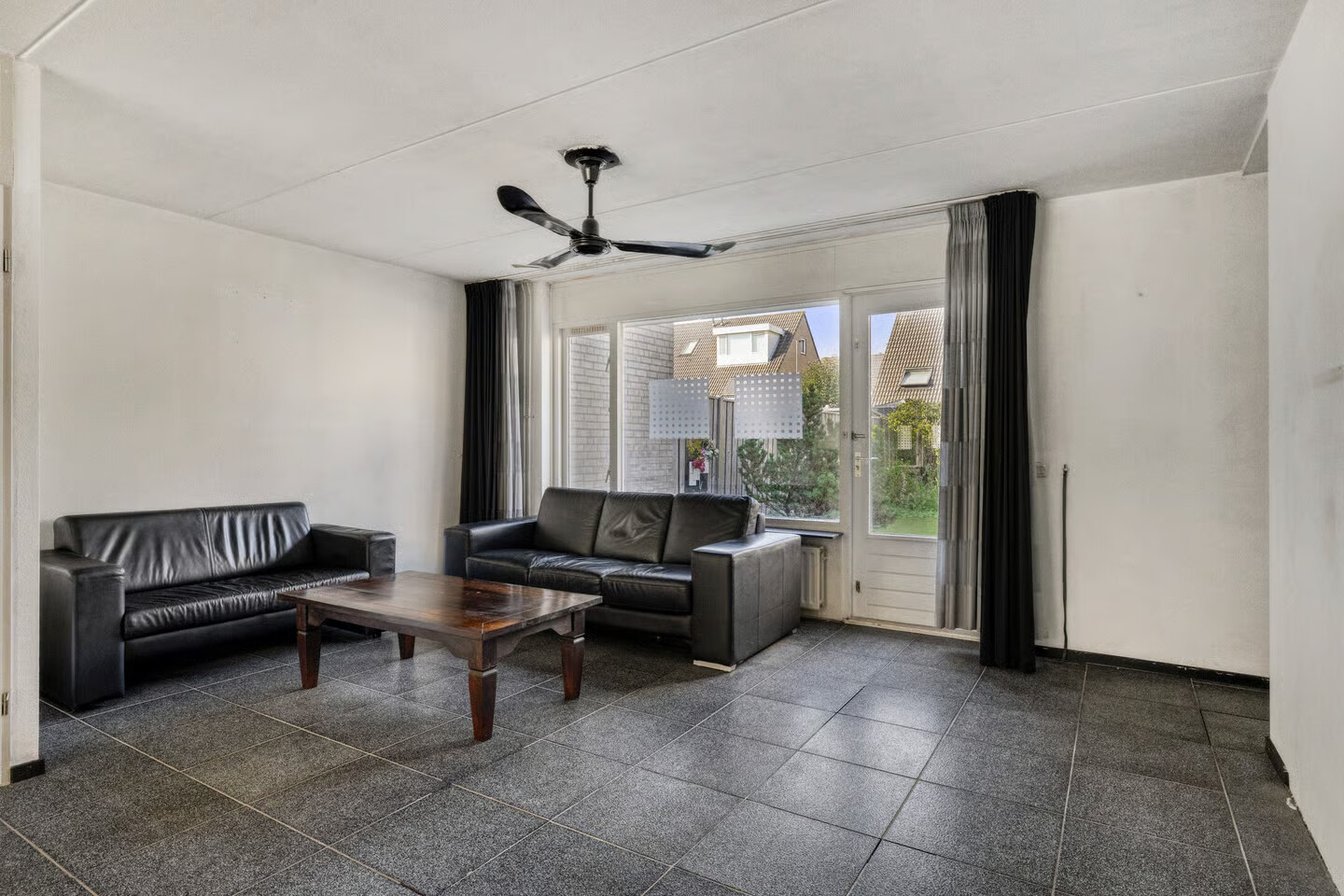 Tussenwoning te koop: Scholekster 10, Breda