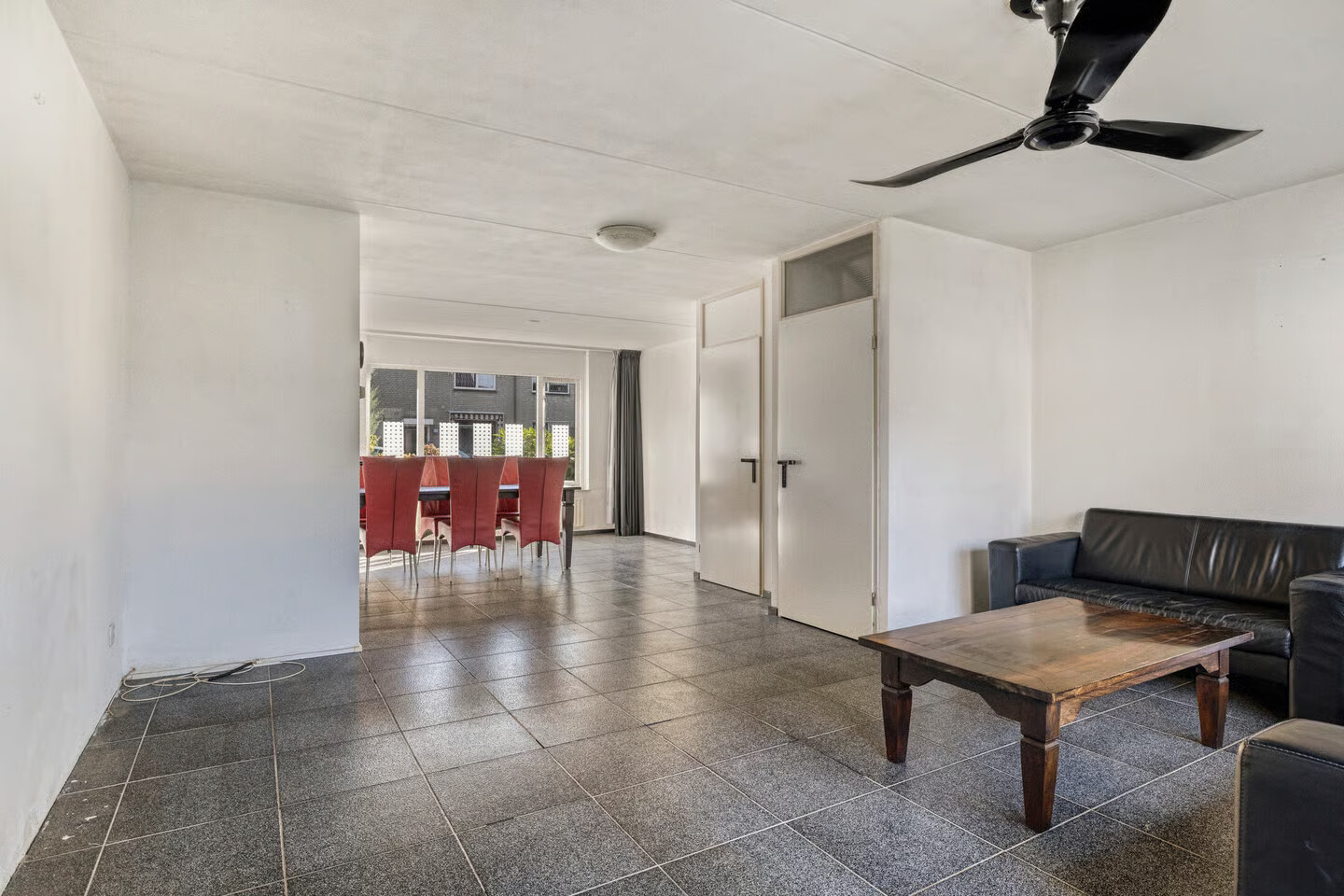 Tussenwoning te koop: Scholekster 10, Breda