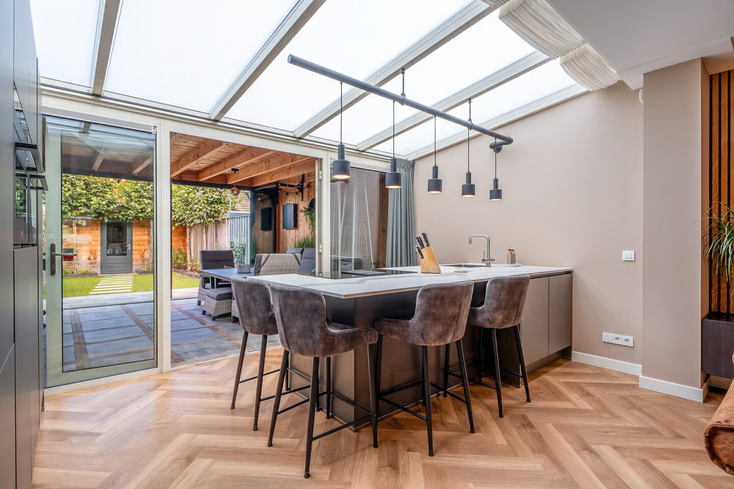 Tussenwoning te koop: Bertelsberg 21, Breda