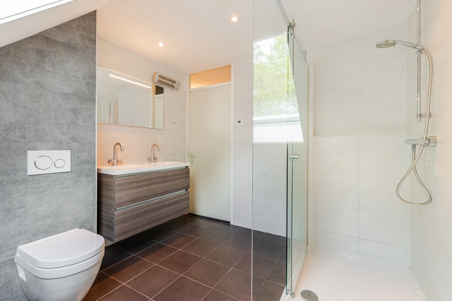Tussenwoning te koop: Bergdreef 110, Breda