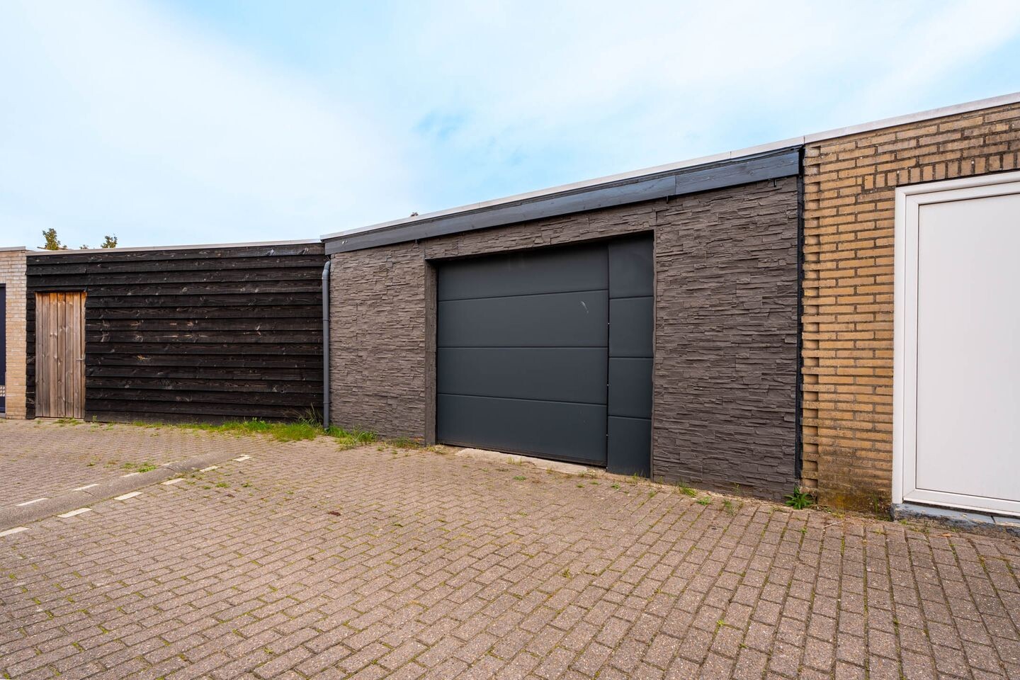Tussenwoning te koop: Elzenbroek 73, Breda