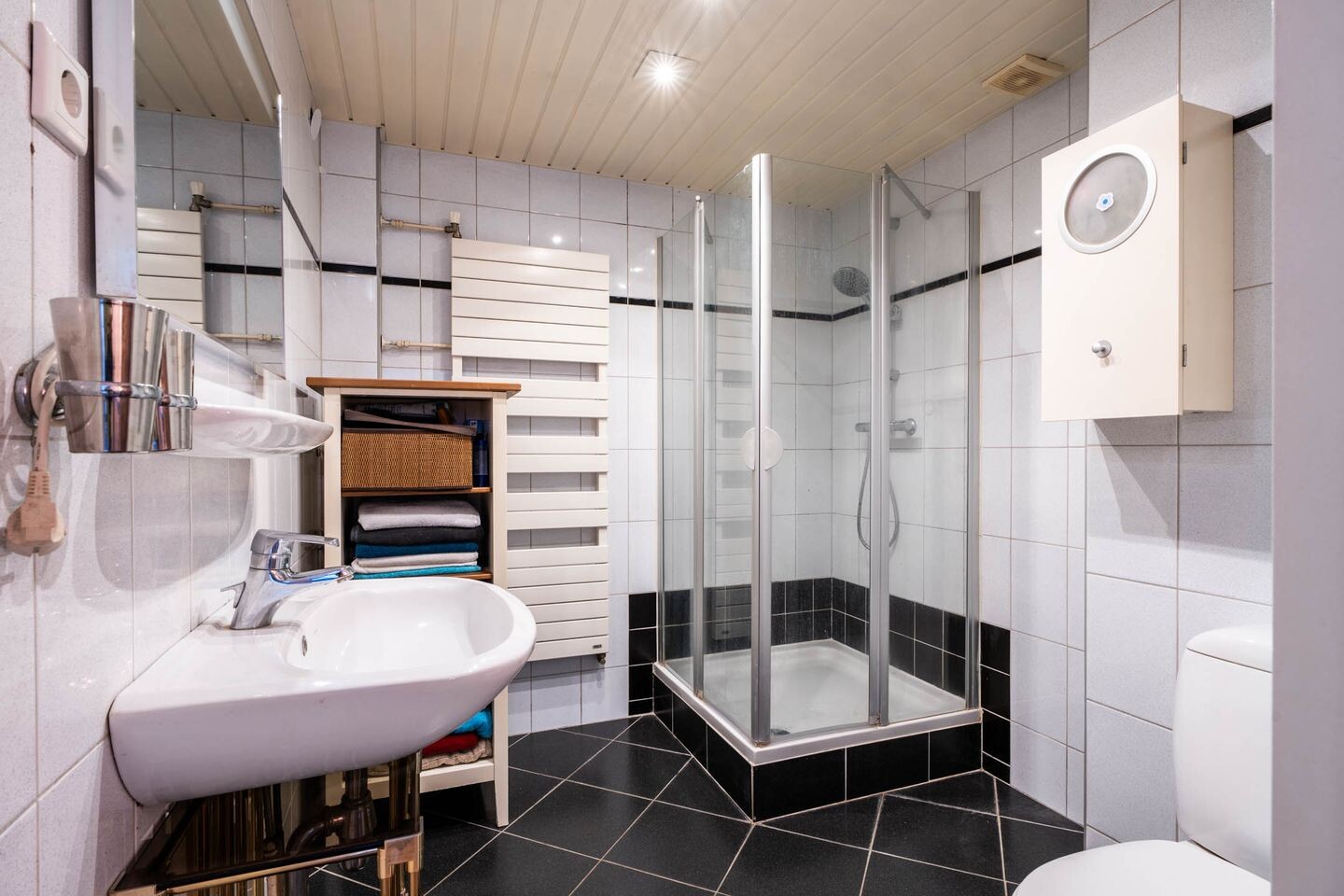 Tussenwoning te koop: Elzenbroek 73, Breda
