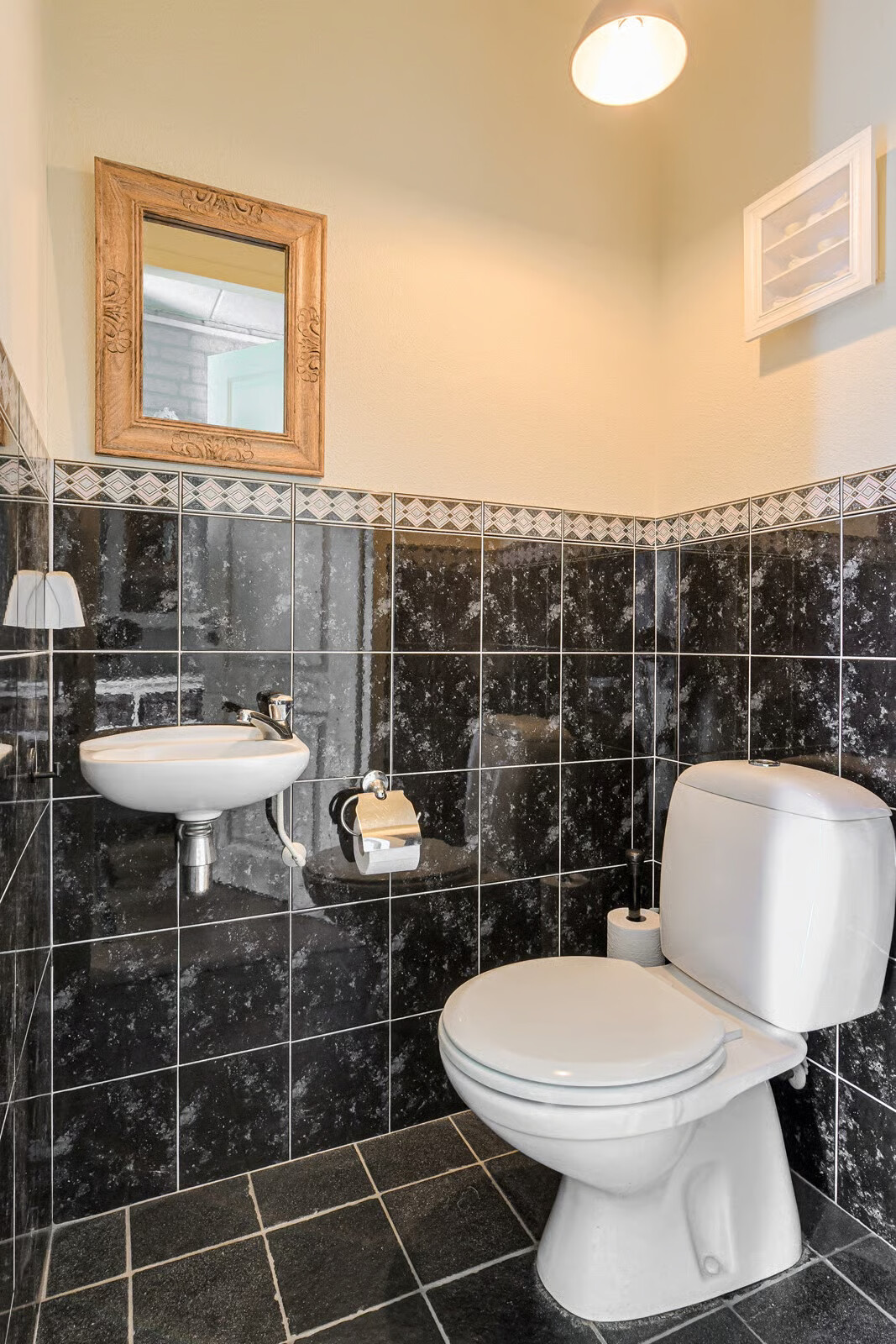 Tussenwoning te koop: Laag Zand 17, Breda