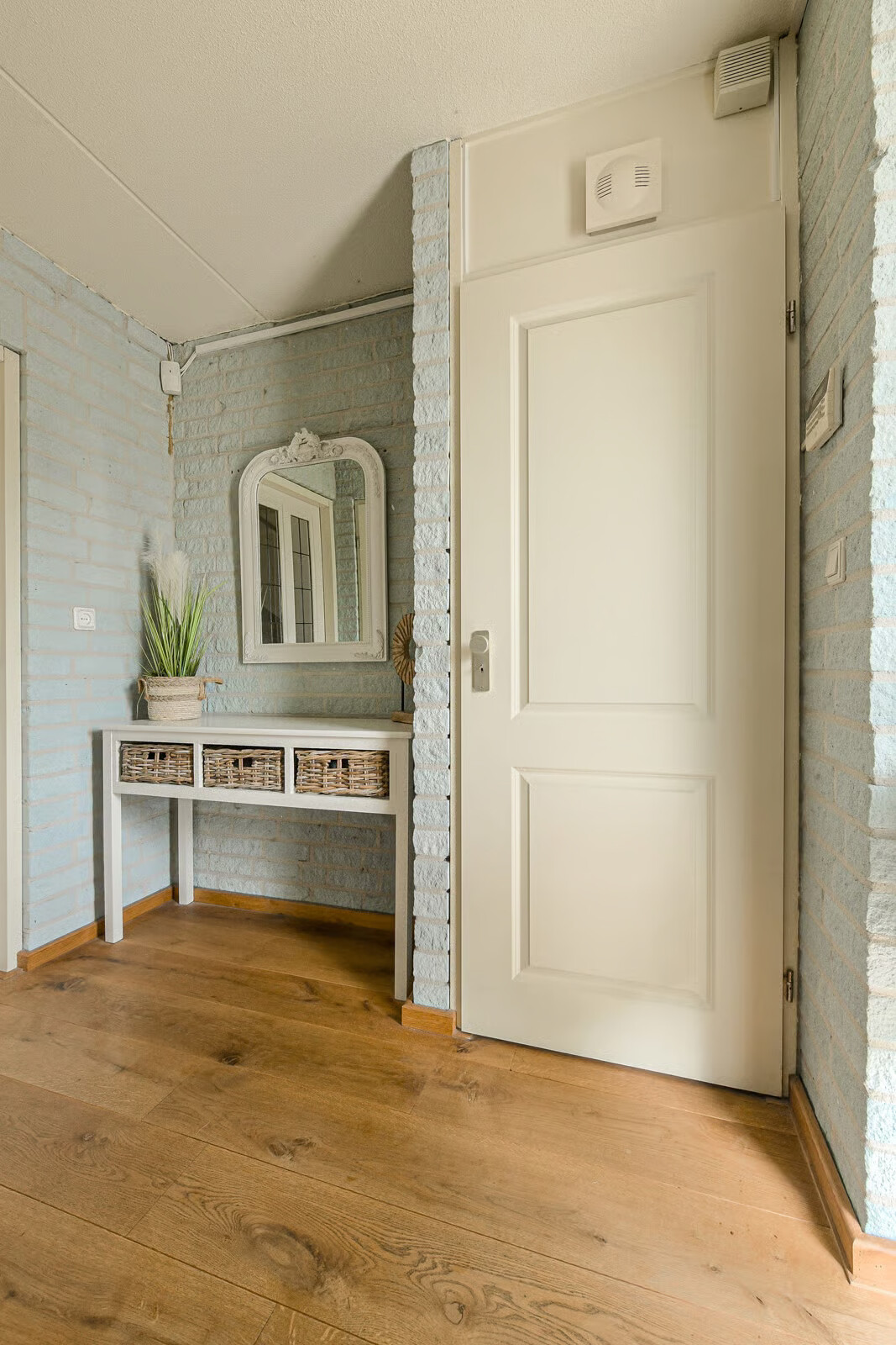Tussenwoning te koop: Laag Zand 17, Breda