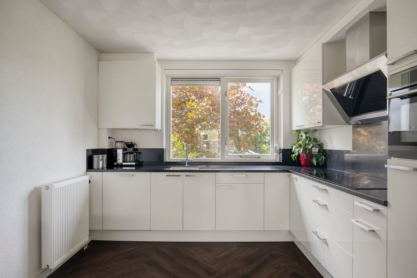 Tussenwoning te koop: Overkroetenlaan 52, Breda