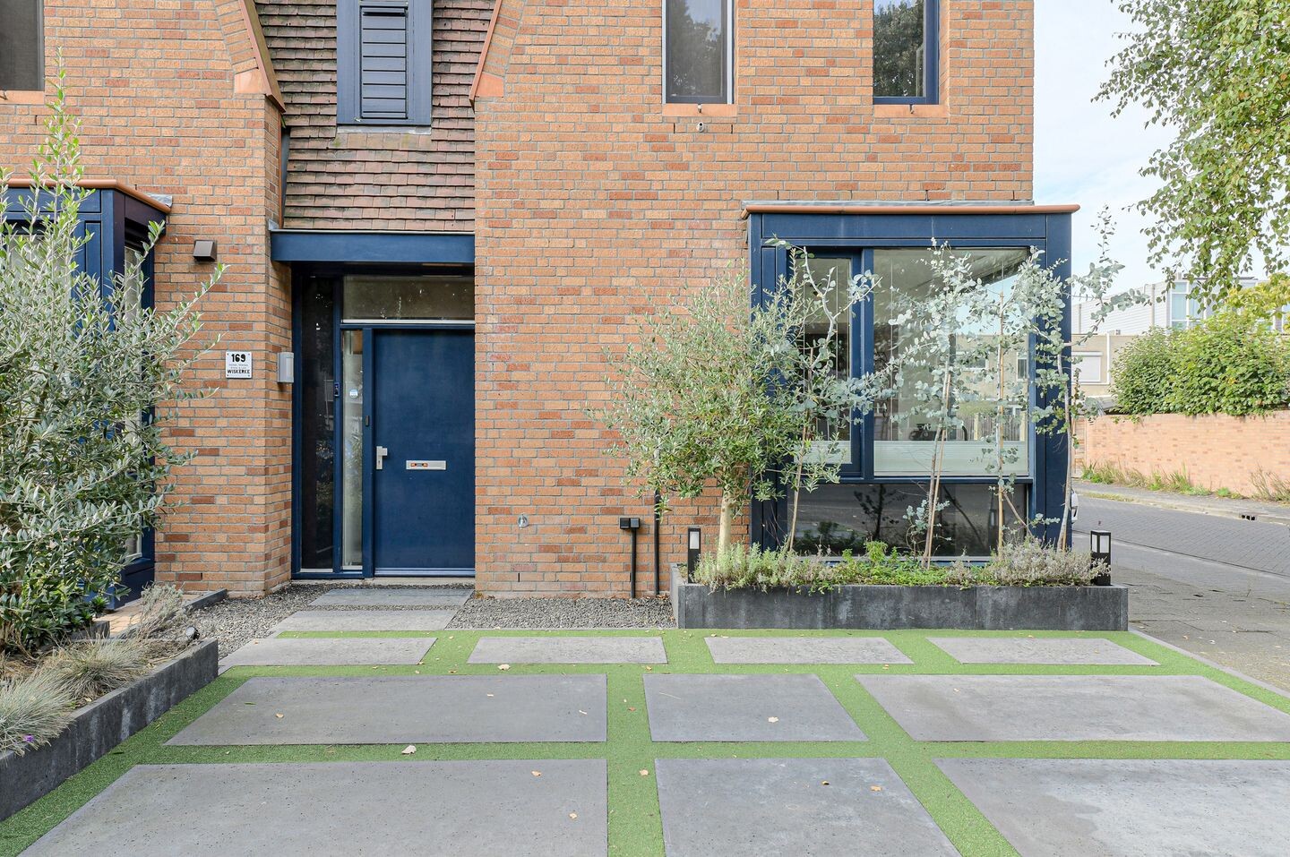 Hoekwoning te koop: Sterrenkroos 169, Breda