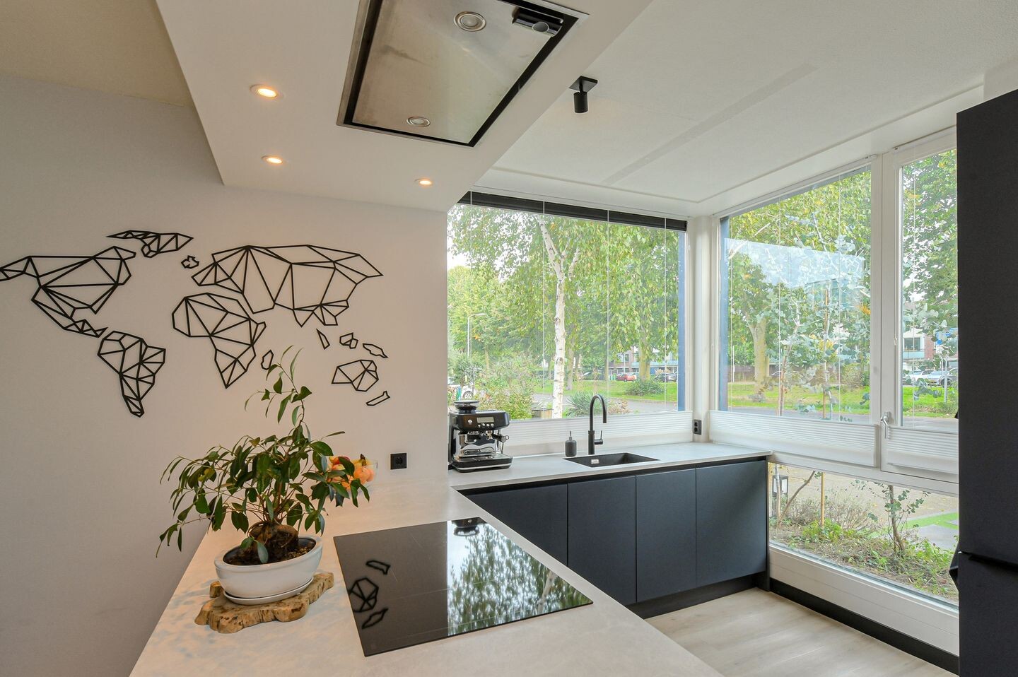 Hoekwoning te koop: Sterrenkroos 169, Breda