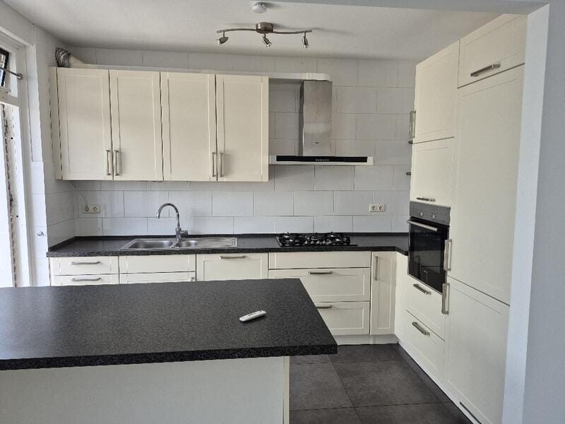 Tussenwoning te koop: Dendermondestraat 15, Breda