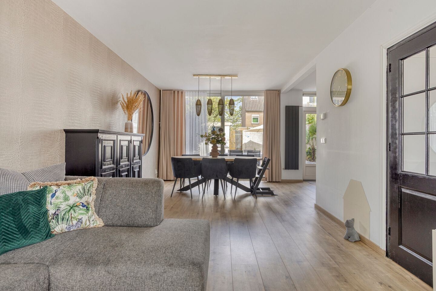 Tussenwoning te koop: Aalststraat 30, Breda