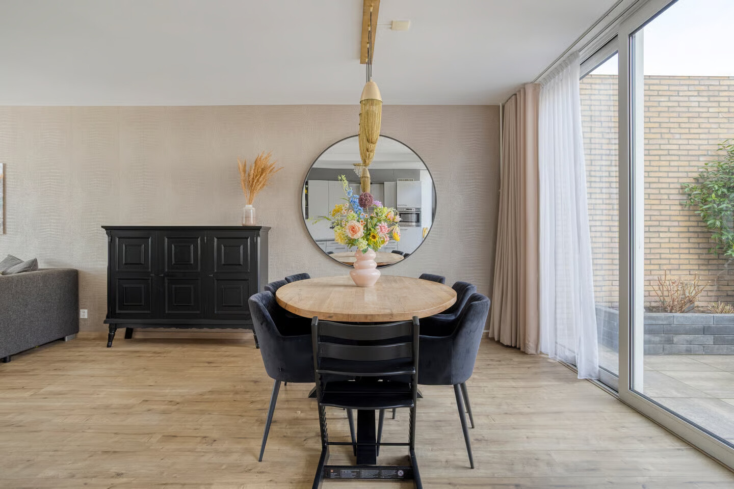 Tussenwoning te koop: Aalststraat 30, Breda