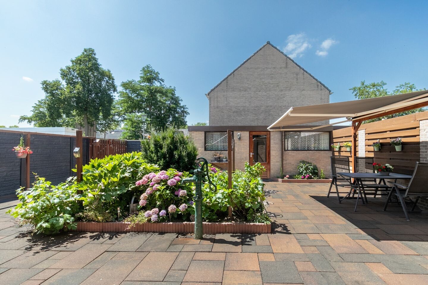 Hoekwoning te koop: Aalststraat 31, Breda