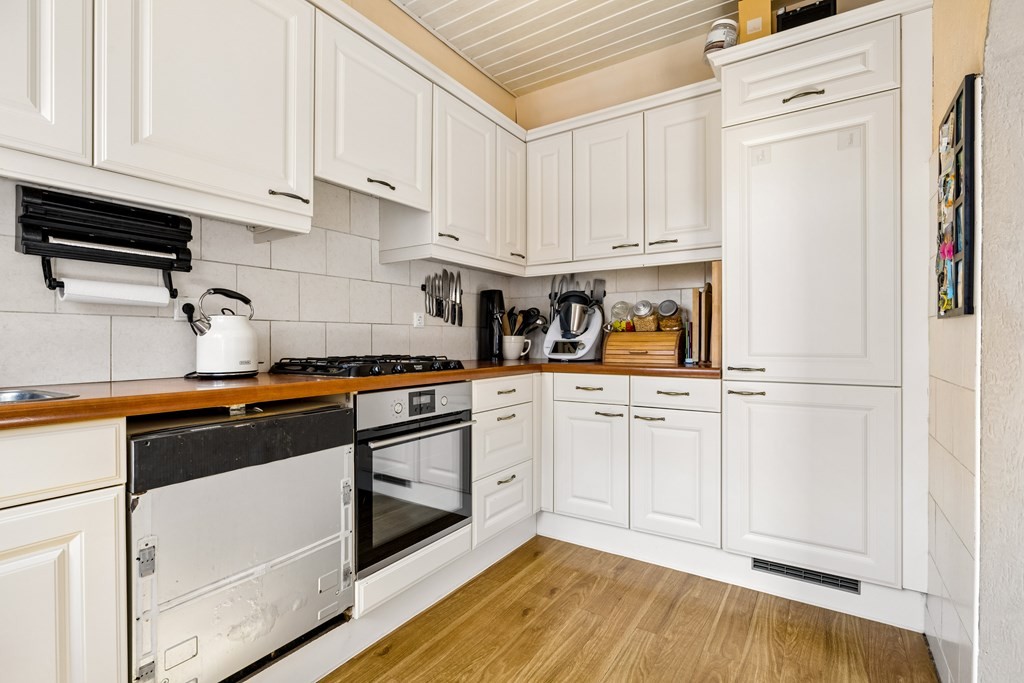 Tussenwoning te koop: Aalststraat 38, Breda