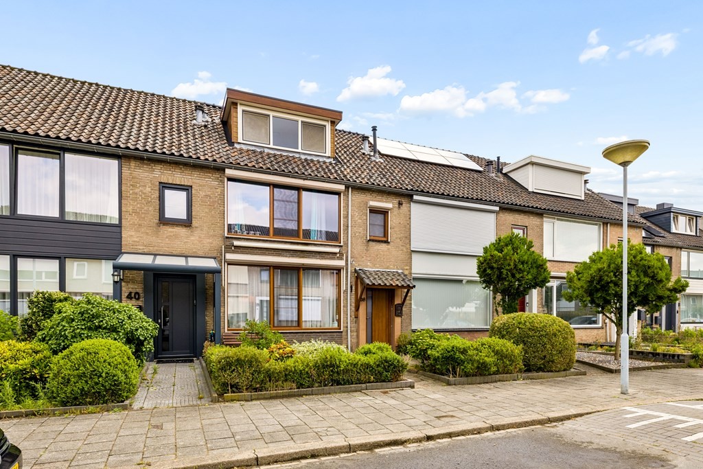 Tussenwoning te koop: Aalststraat 38, Breda