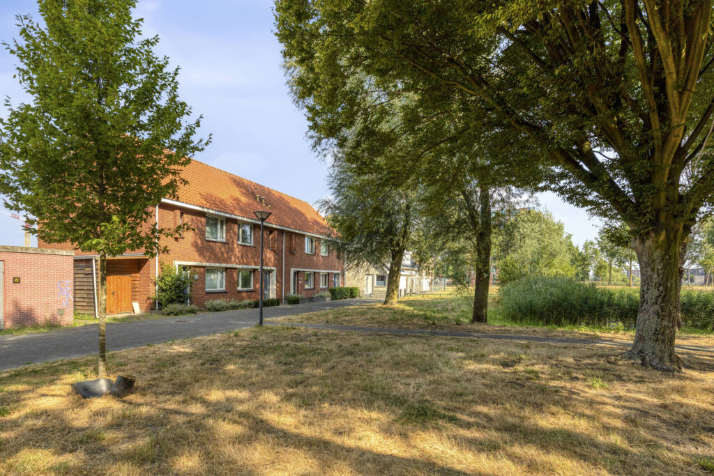 Tussenwoning te koop: Daniël Marotstraat 37, Breda