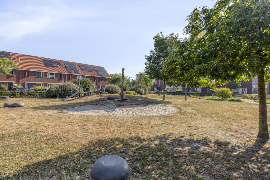 Tussenwoning te koop: Daniël Marotstraat 37, Breda