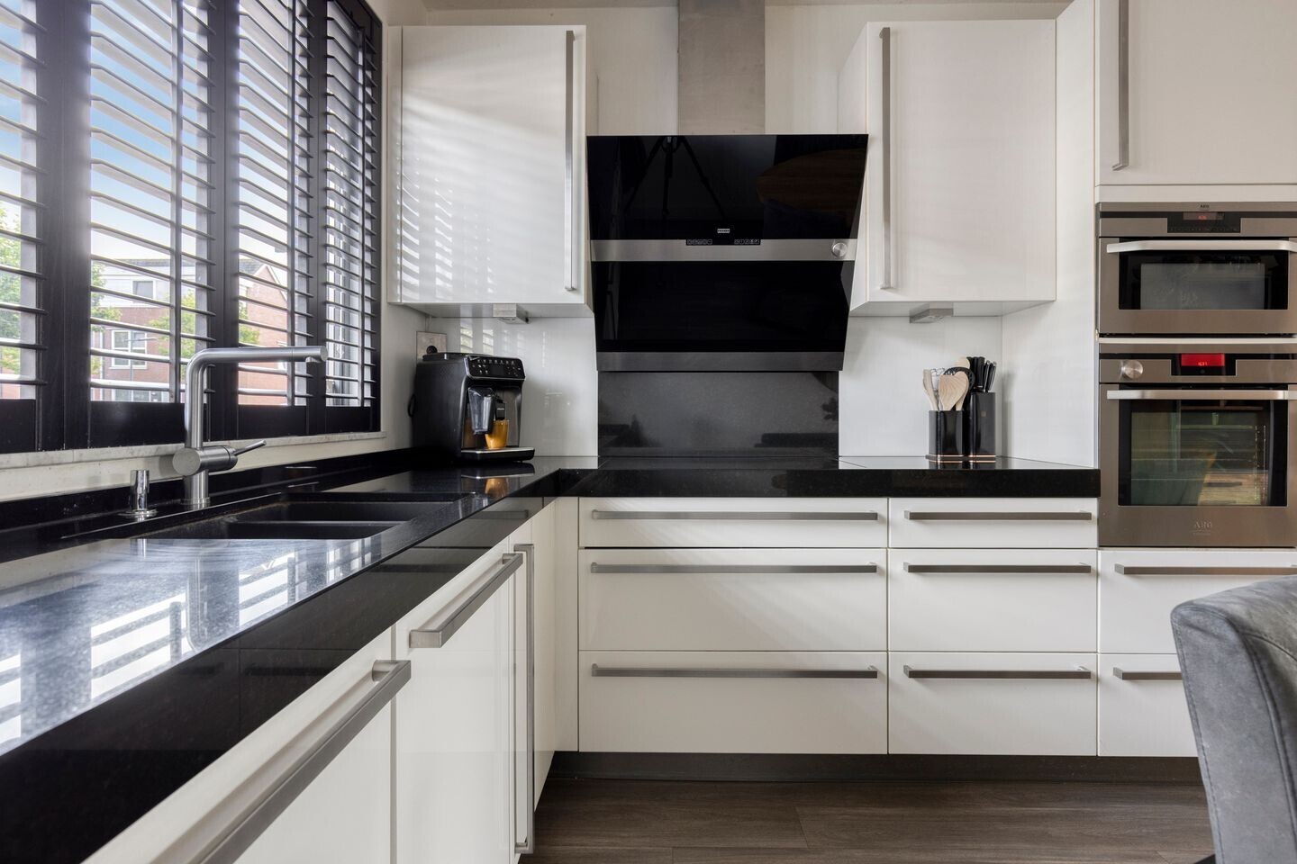 Tussenwoning te koop: Maasdijk 141, Breda