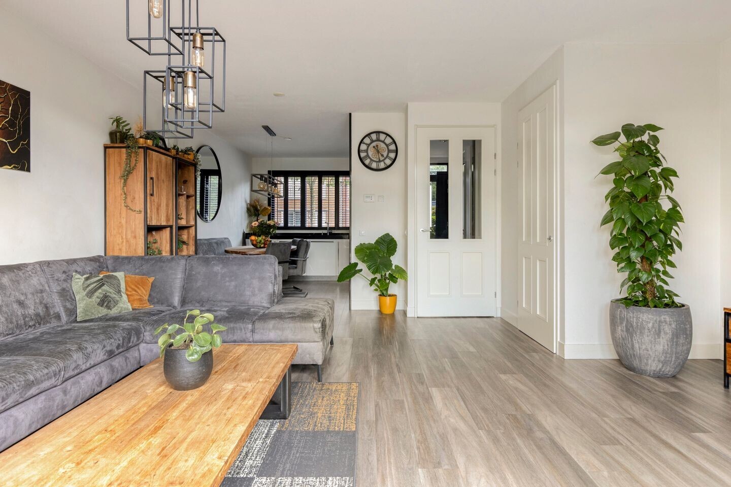 Tussenwoning te koop: Maasdijk 141, Breda