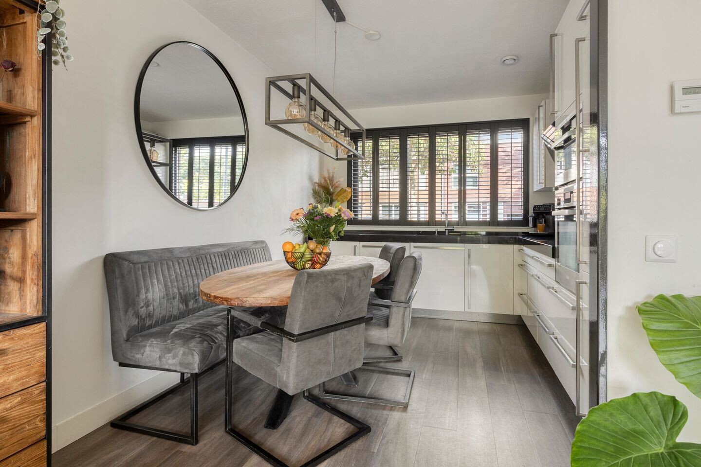 Tussenwoning te koop: Maasdijk 141, Breda