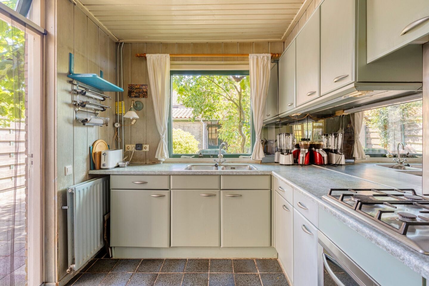 Tussenwoning te koop: Vingerhoed 31, Breda