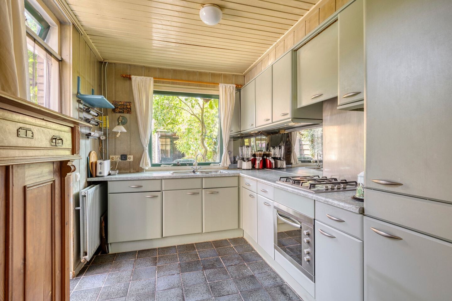 Tussenwoning te koop: Vingerhoed 31, Breda