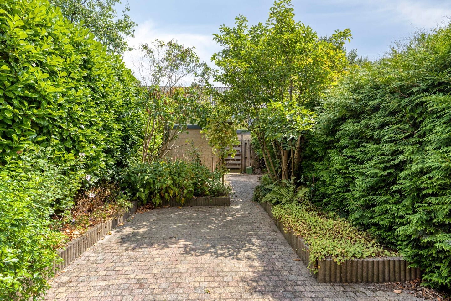 Tussenwoning te koop: Duurstedestraat 144, Breda