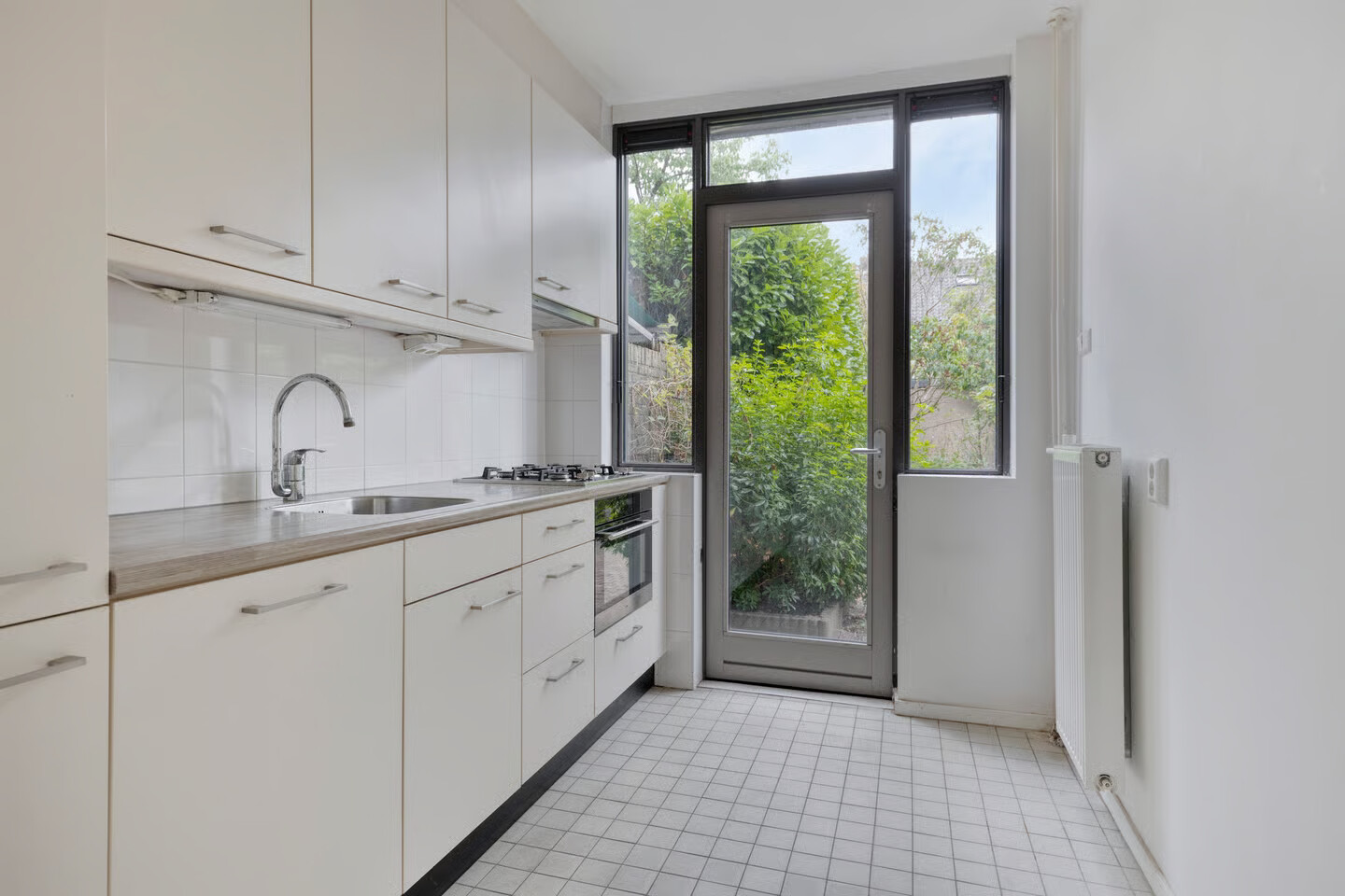 Tussenwoning te koop: Duurstedestraat 144, Breda