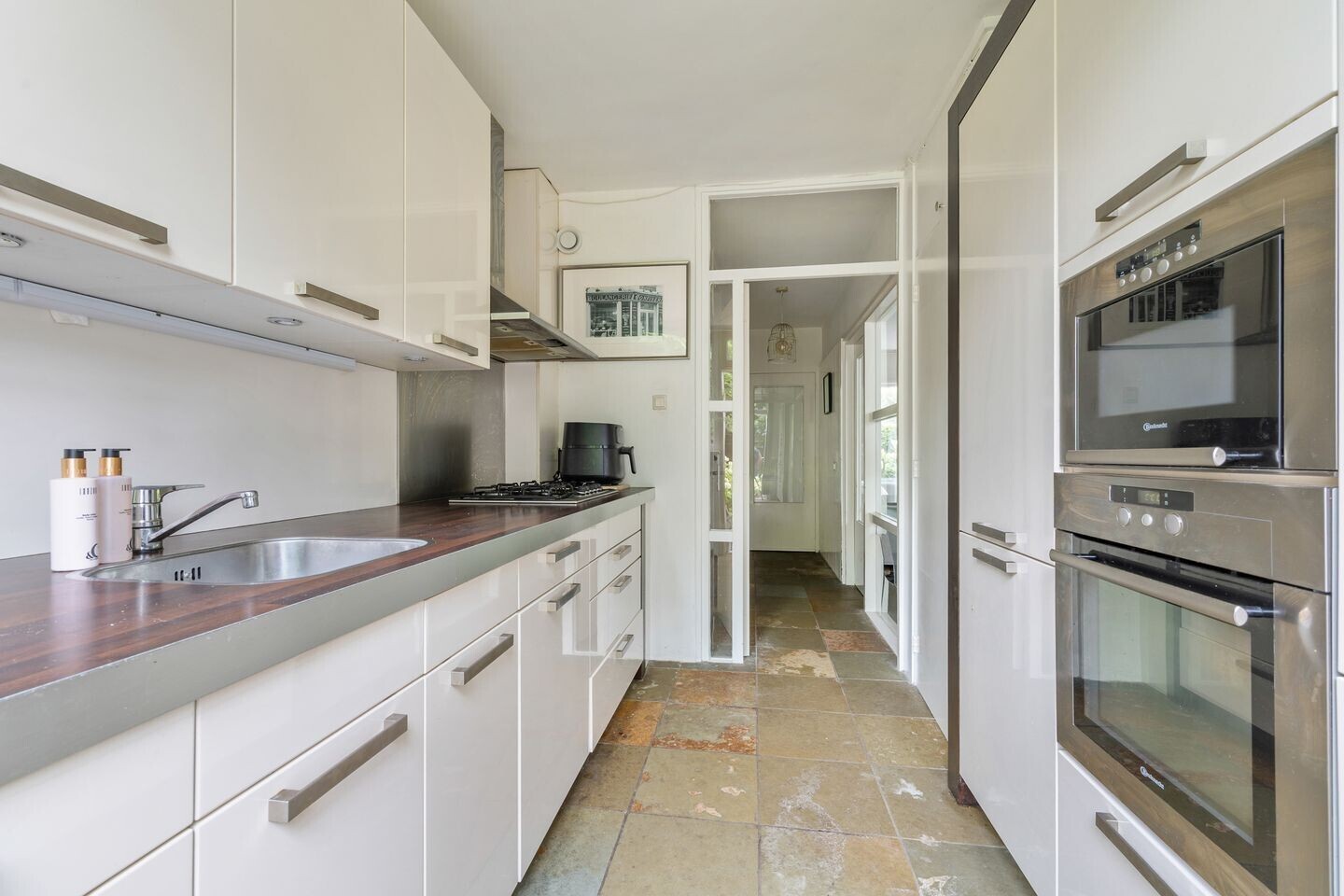 Tussenwoning te koop: Hillenraadstraat 44, Breda