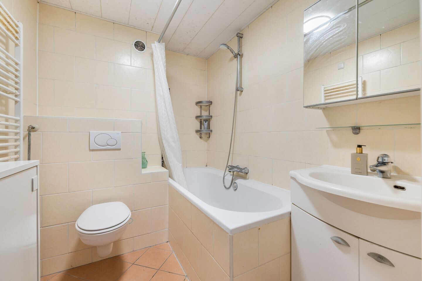 Tussenwoning te koop: Hillenraadstraat 44, Breda