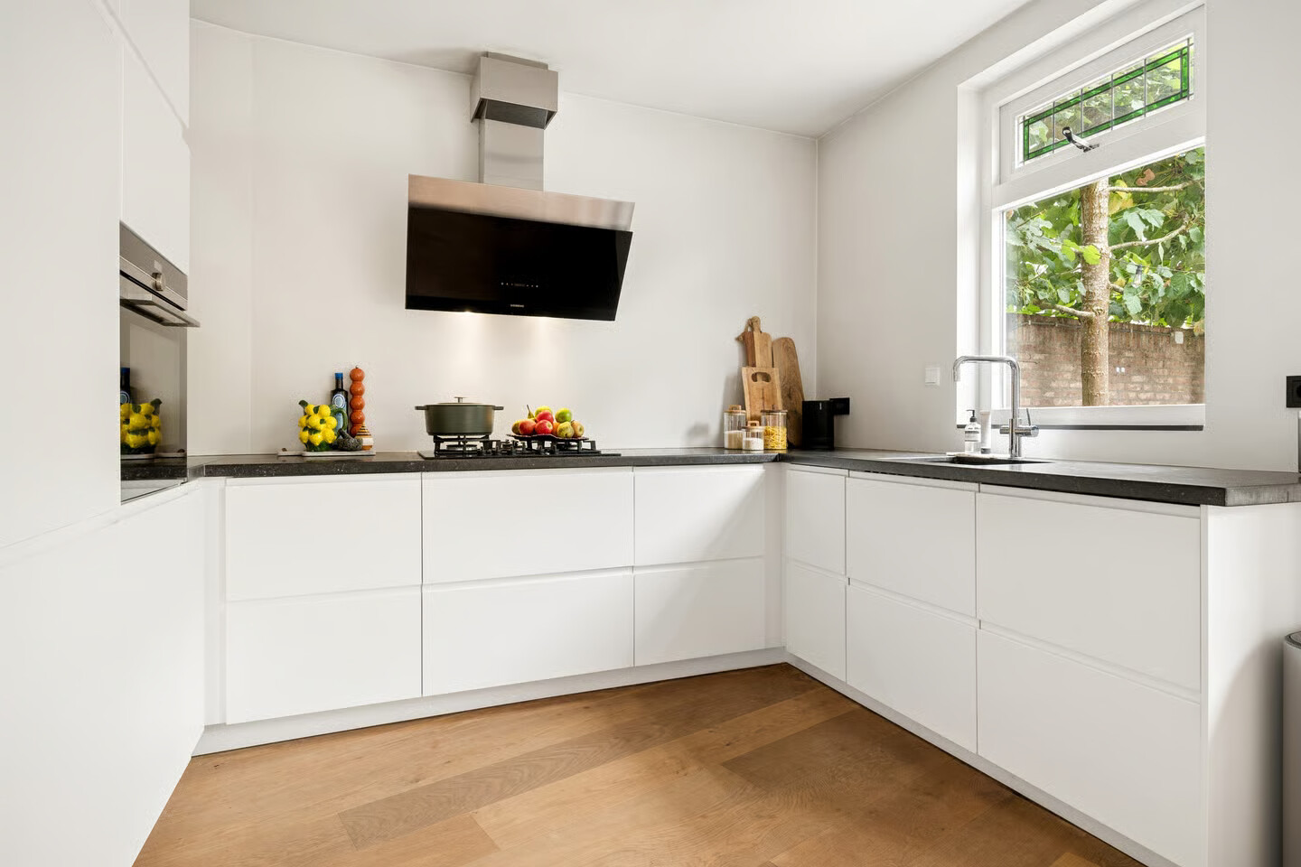 Hoekwoning te koop: Dillenburgstraat 13, Breda