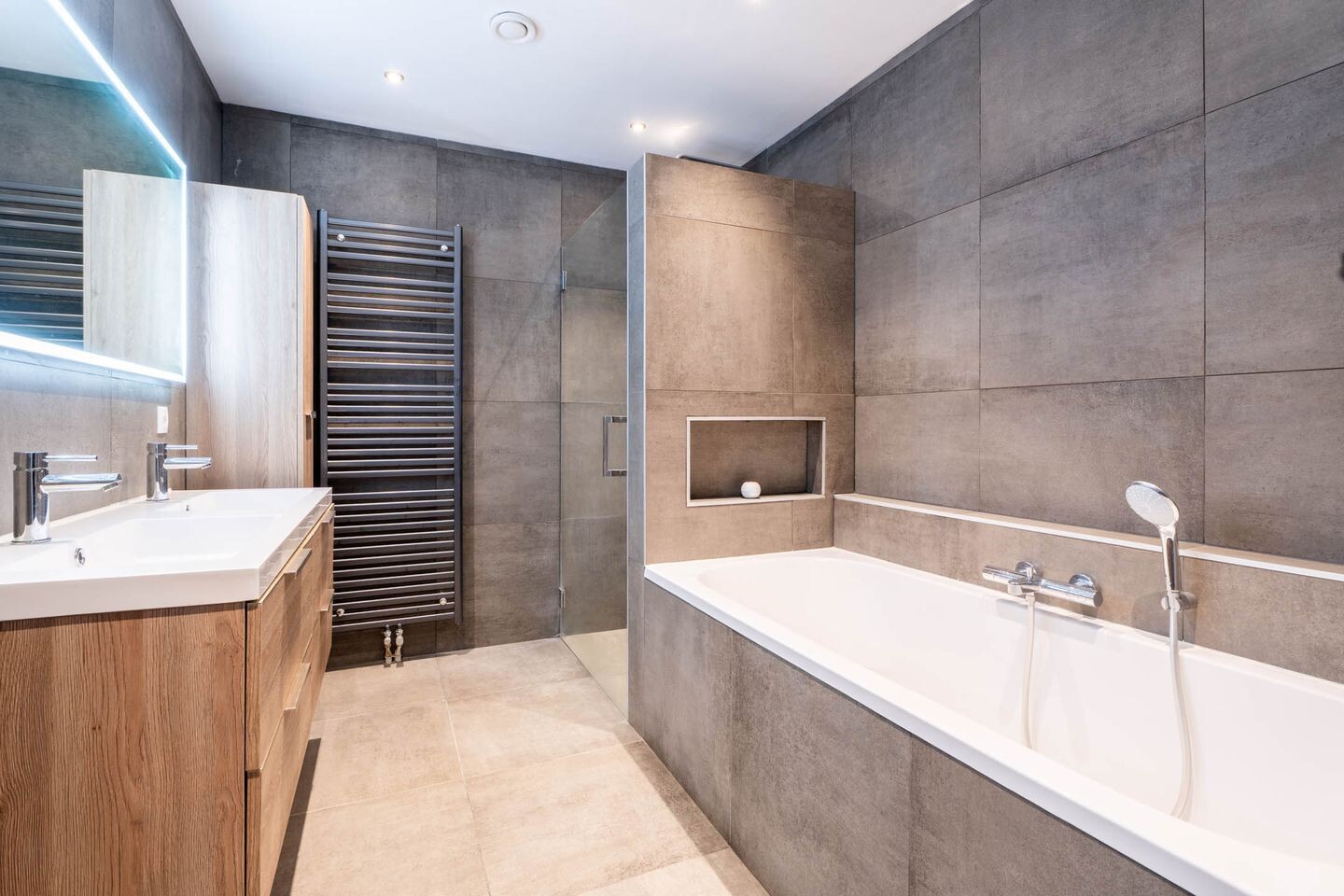 Tussenwoning te koop: Kalishoek 26, Breda