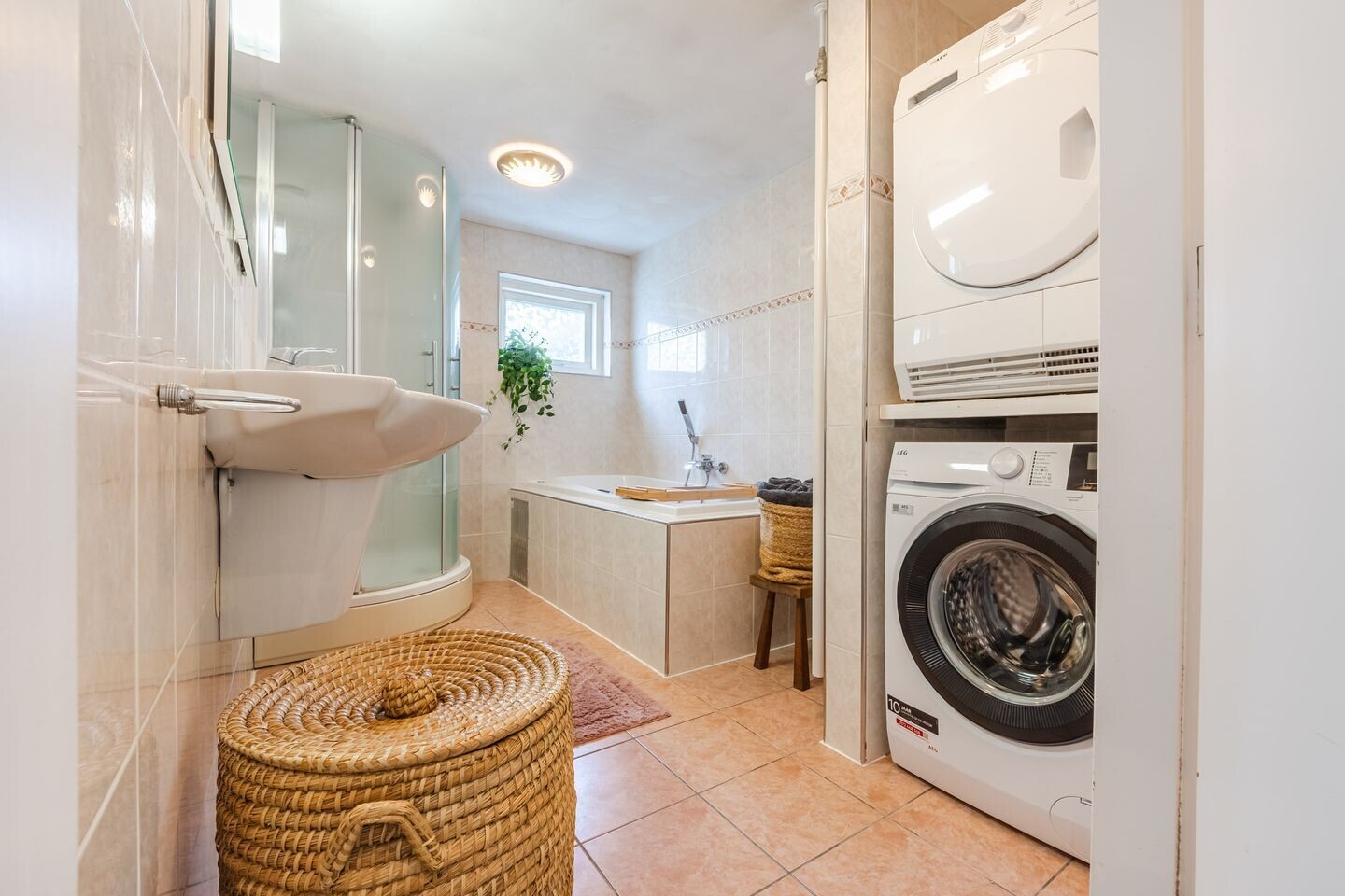 Hoekwoning te koop: Prins Hendrikstraat 92, Breda