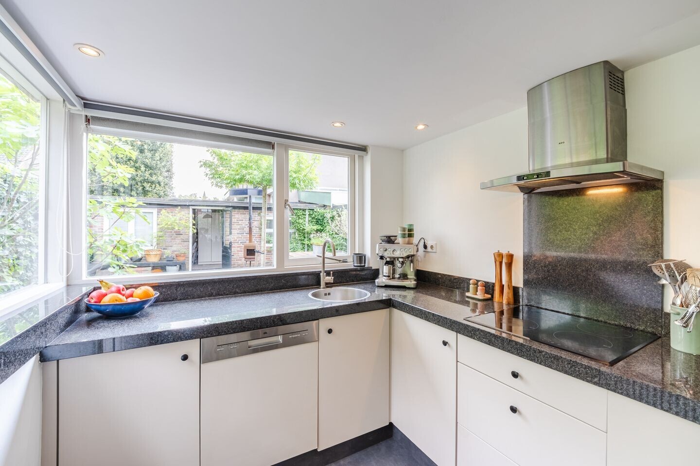 Hoekwoning te koop: Prins Hendrikstraat 92, Breda