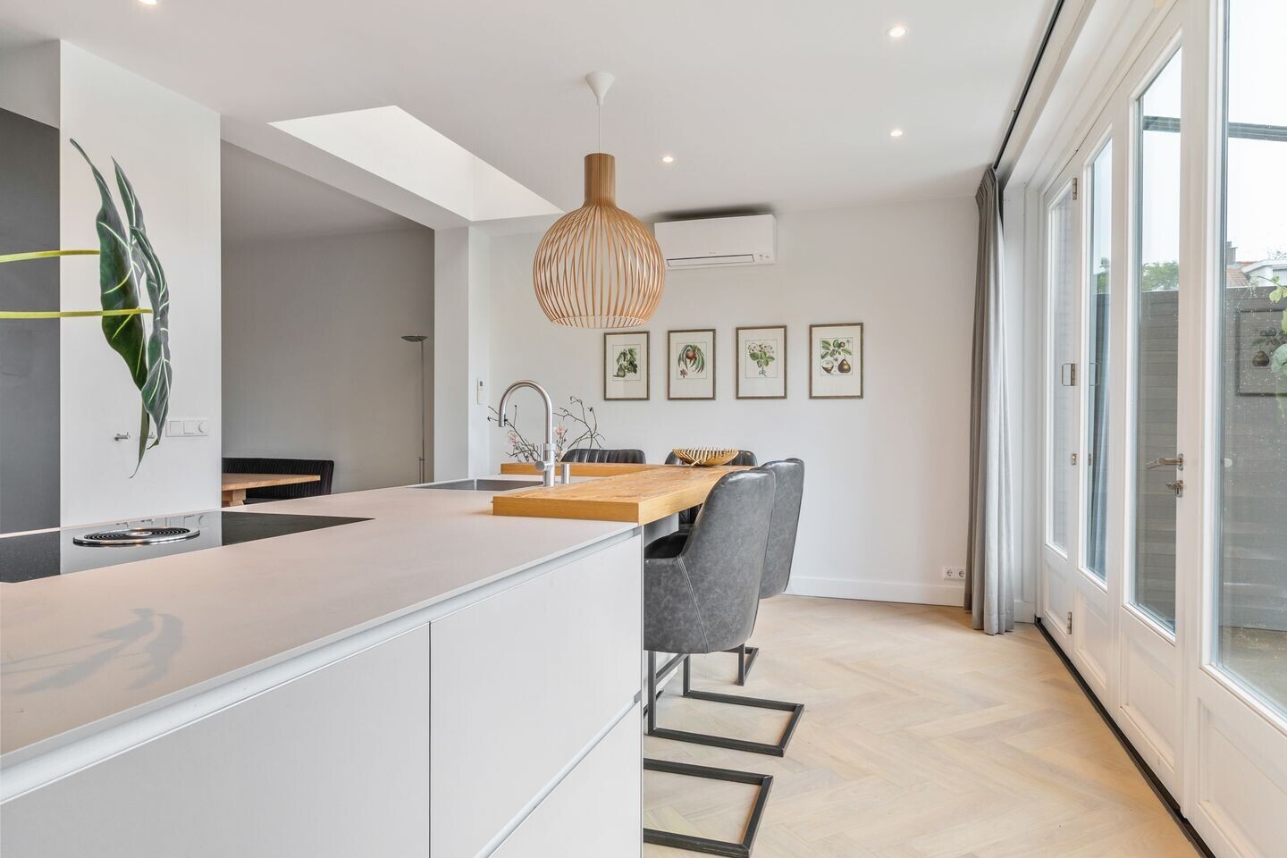 Tussenwoning te koop: Strijenlaan 64, Breda