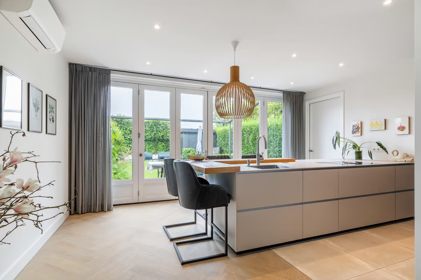 Tussenwoning te koop: Strijenlaan 64, Breda