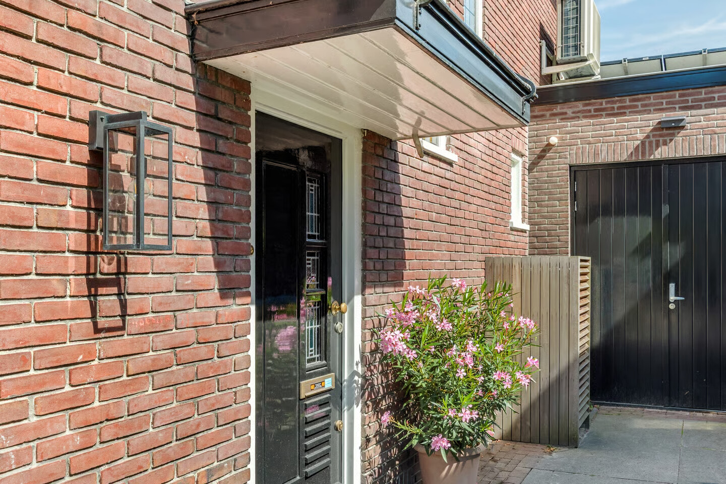Tussenwoning te koop: Strijenlaan 64, Breda