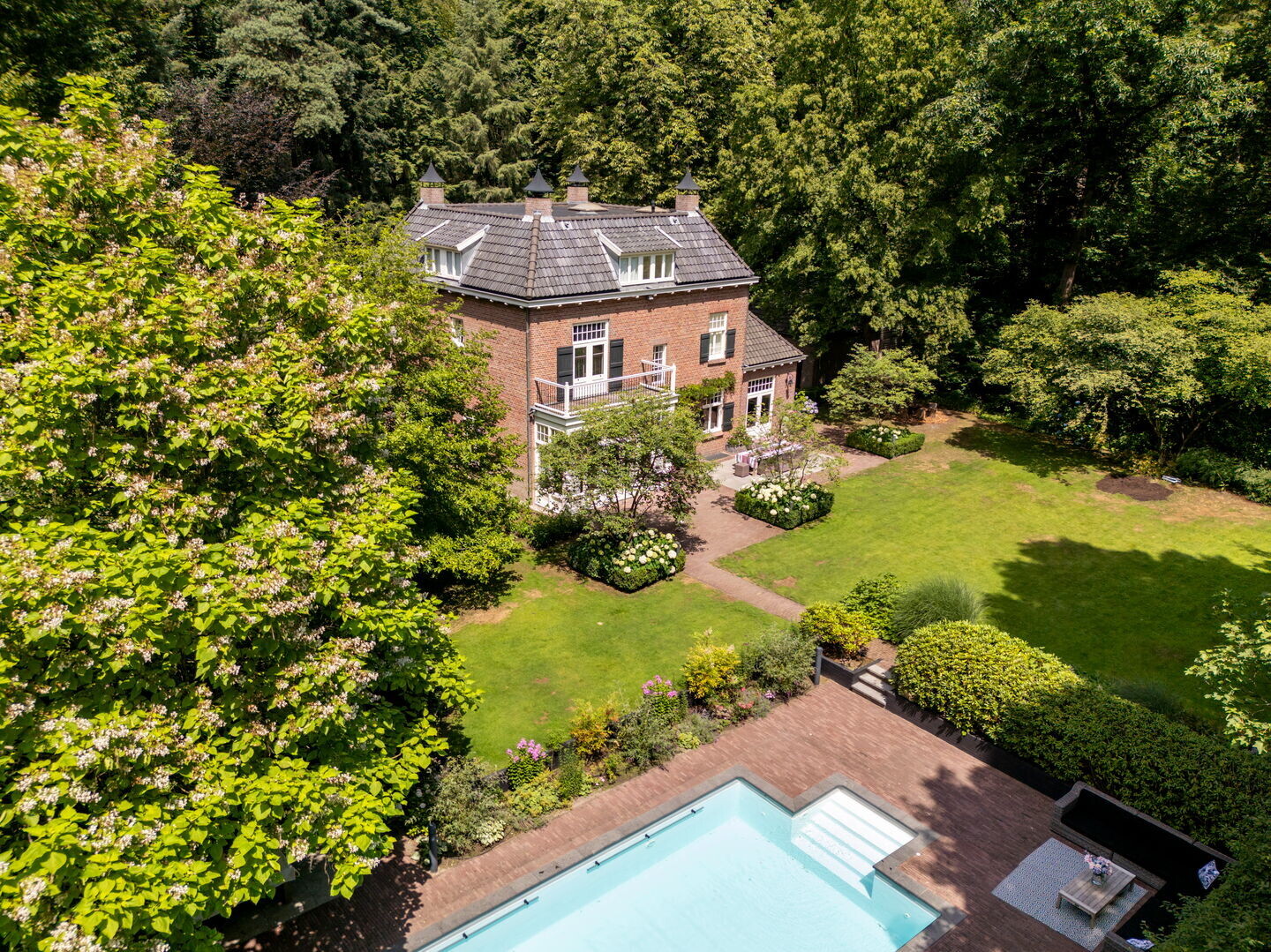 Vrijstaande woning te koop: Burgemeester de Manlaan 98, Breda