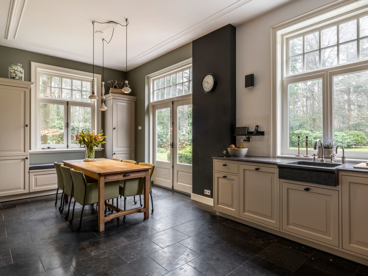 Vrijstaande woning te koop: Burgemeester de Manlaan 98, Breda