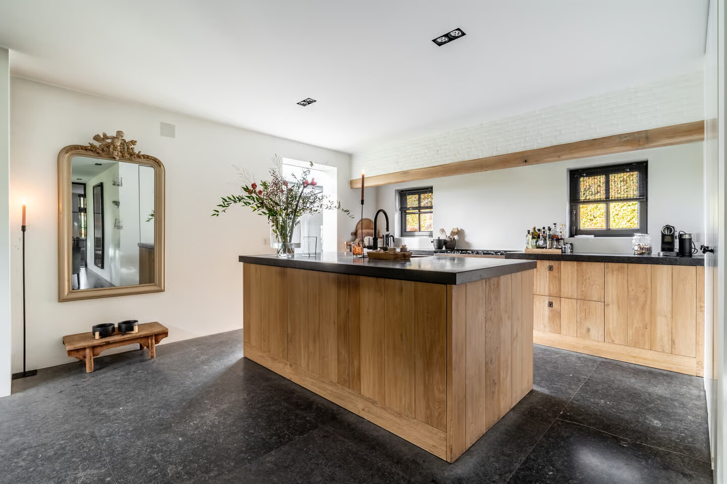 Vrijstaande woning te koop: Overaseweg 230, Breda