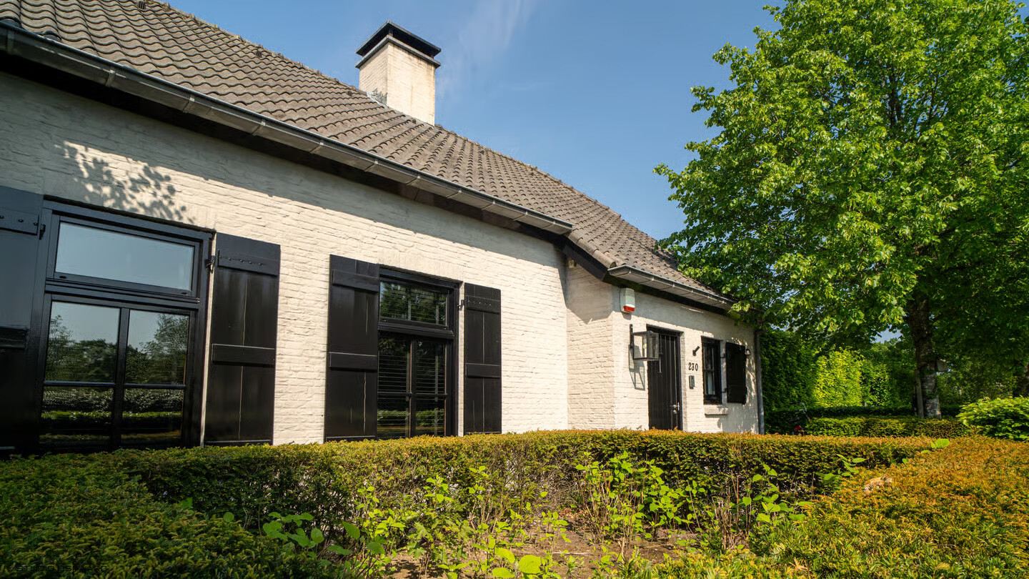 Vrijstaande woning te koop: Overaseweg 230, Breda