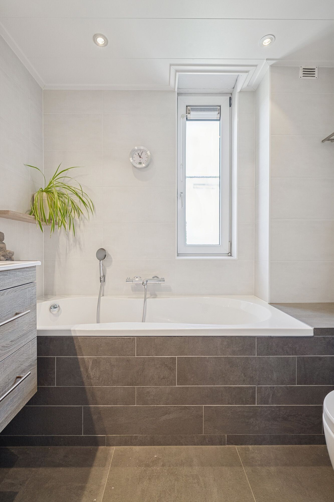 Tussenwoning te koop: Veldbies 41, Terheijden