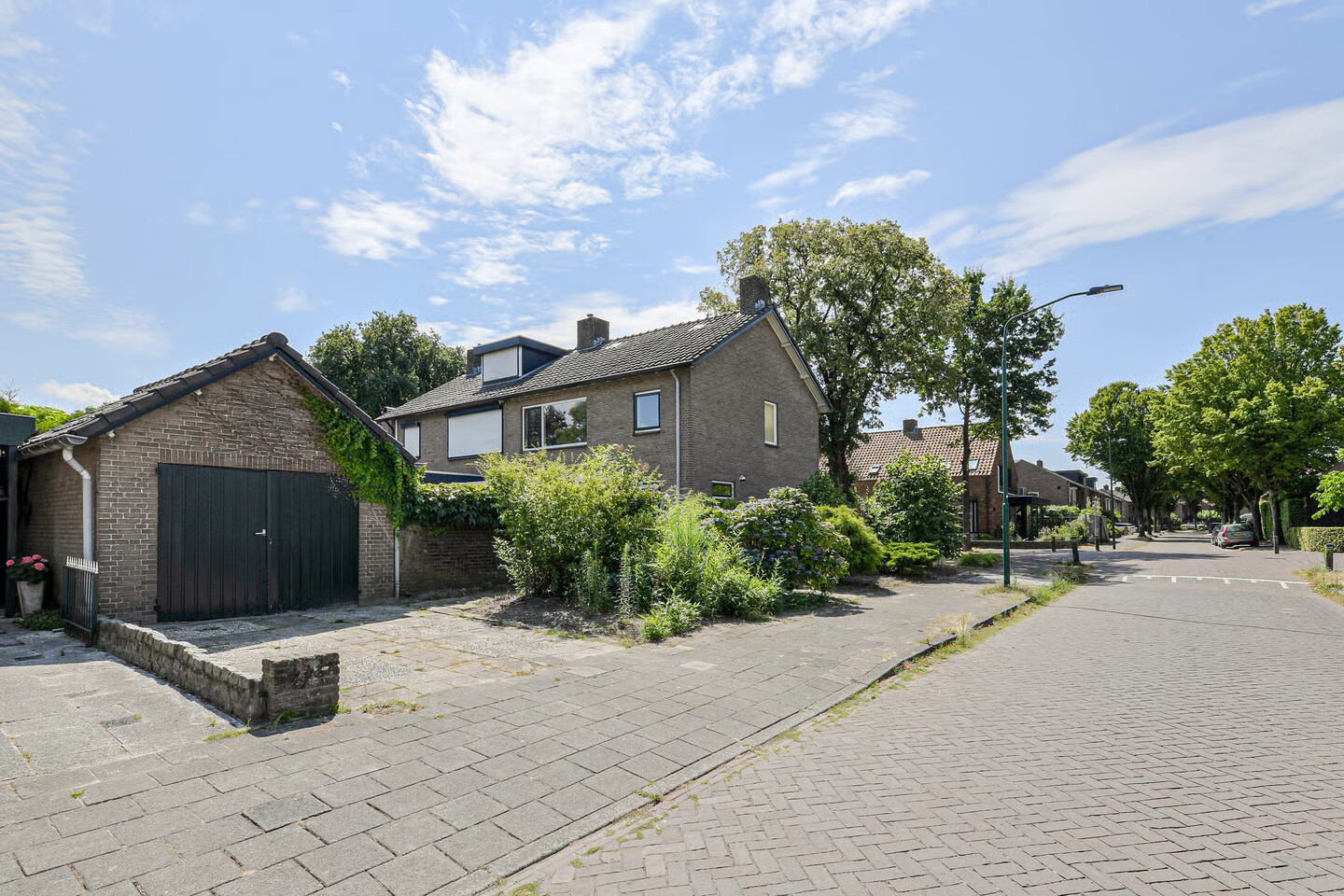 Twee-onder-één-kap te koop: Kloosterstraat 39, Bavel