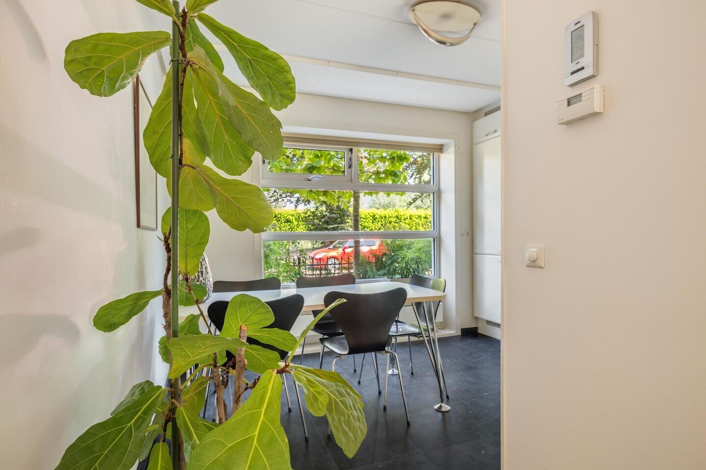 Tussenwoning te koop: Valkenlaar 31, Bavel
