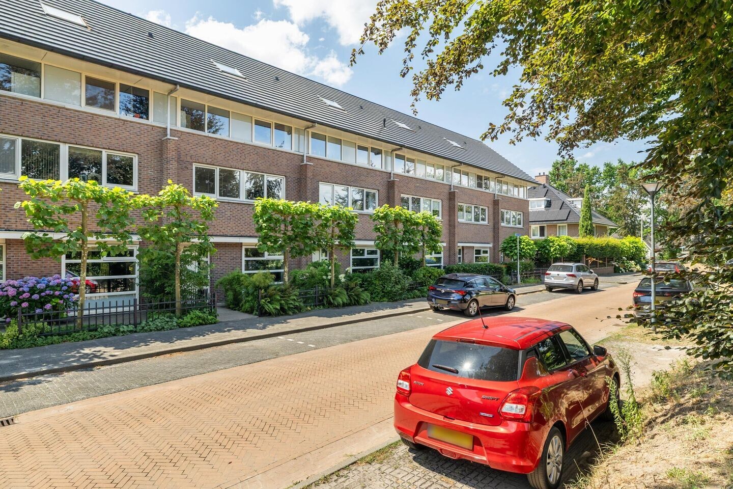 Tussenwoning te koop: Valkenlaar 31, Bavel