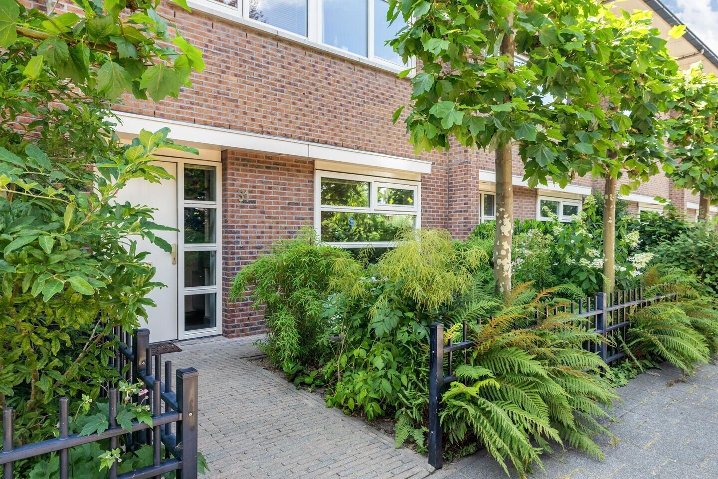 Tussenwoning te koop: Valkenlaar 31, Bavel