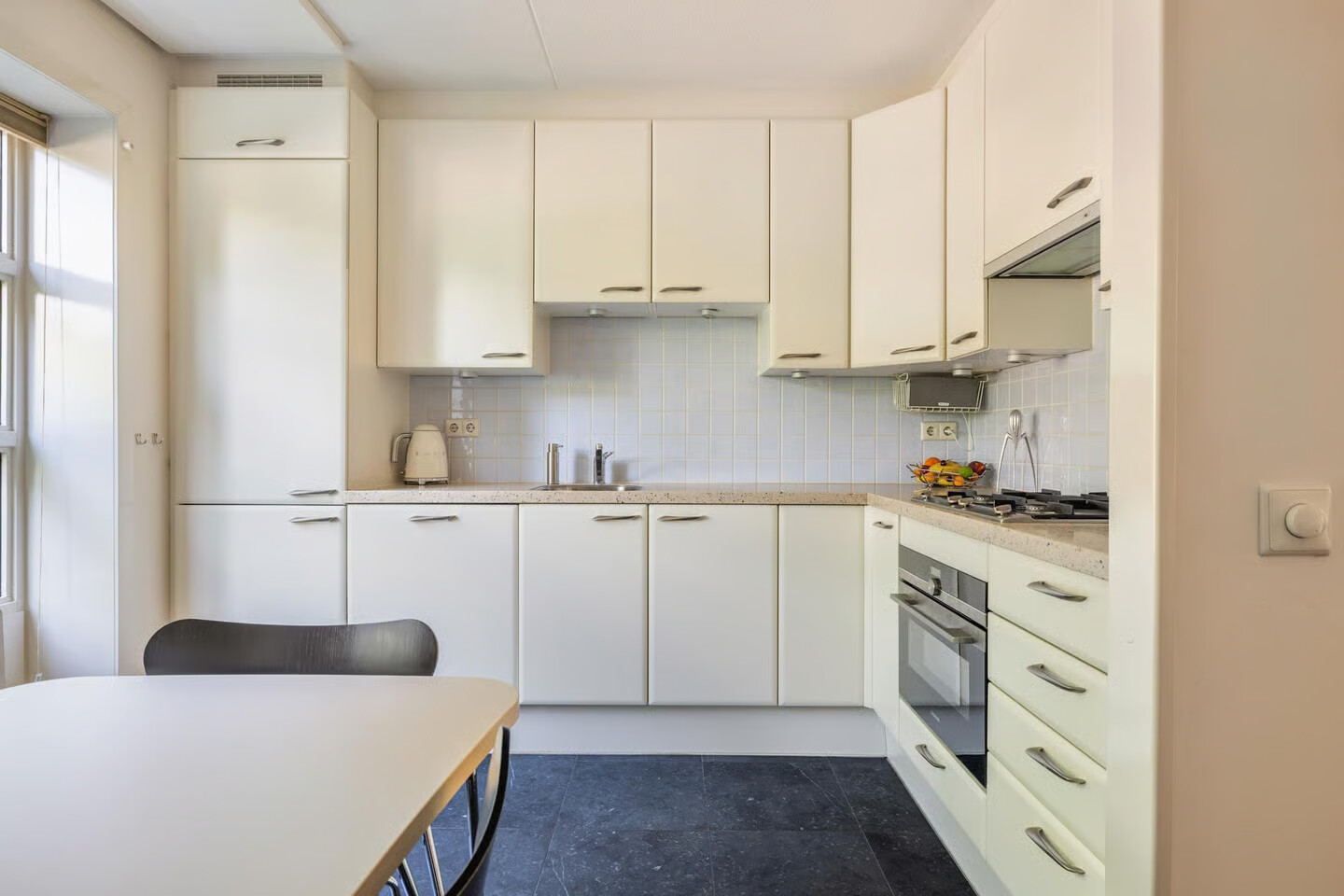 Tussenwoning te koop: Valkenlaar 31, Bavel