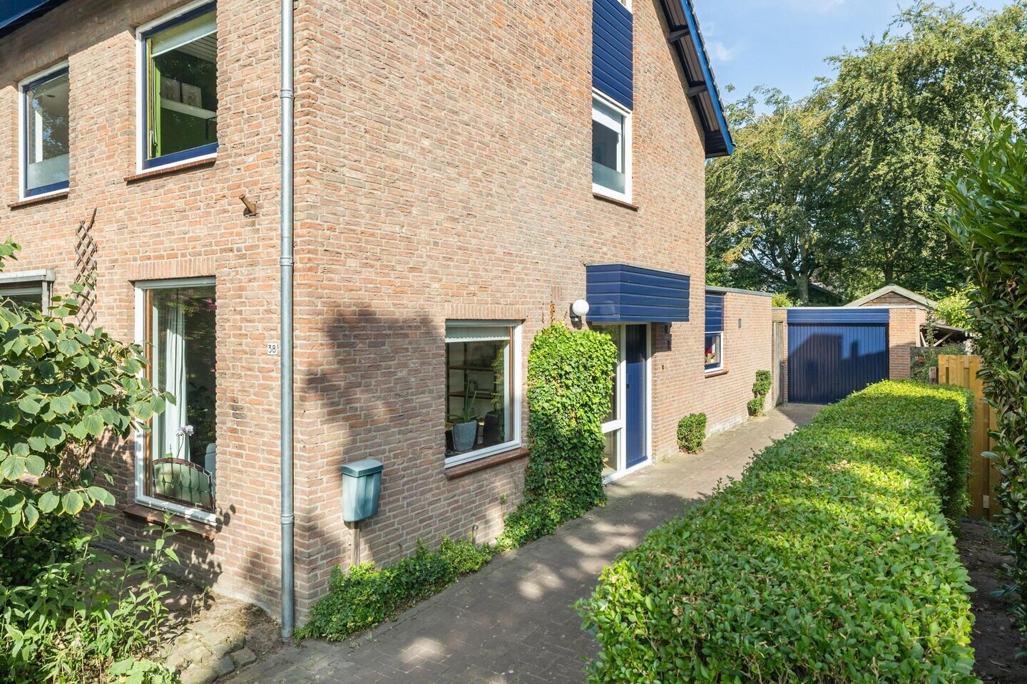 Twee-onder-één-kap te koop: Driehoek 38, Bavel