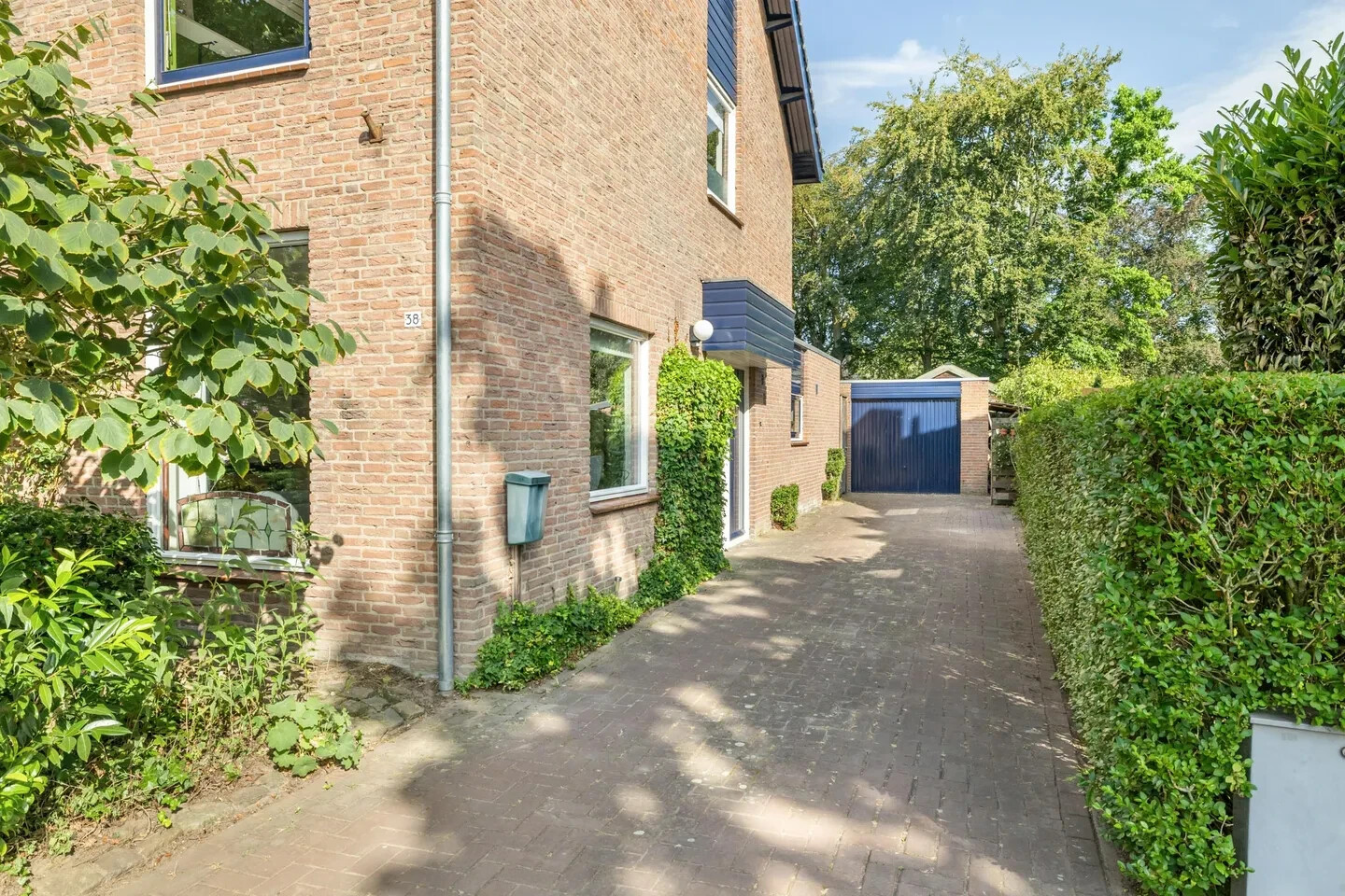 Twee-onder-één-kap te koop: Driehoek 38, Bavel
