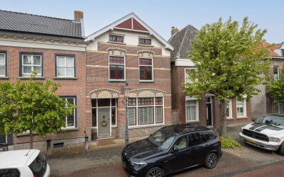 Lange Brugs. 7